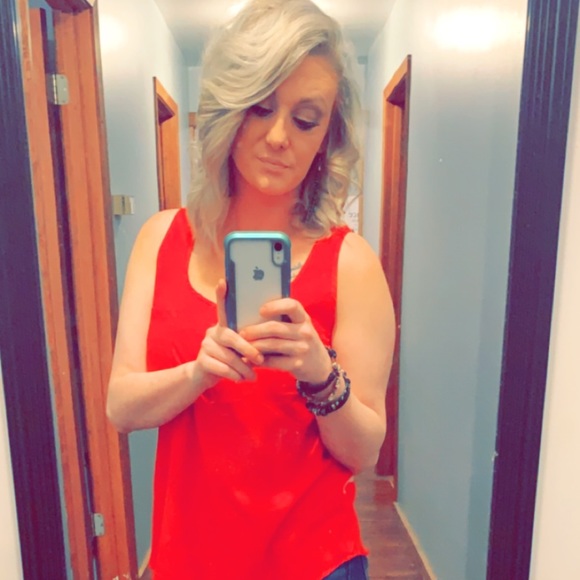 Meet your Posher, Leslie - Picture 3 of 5